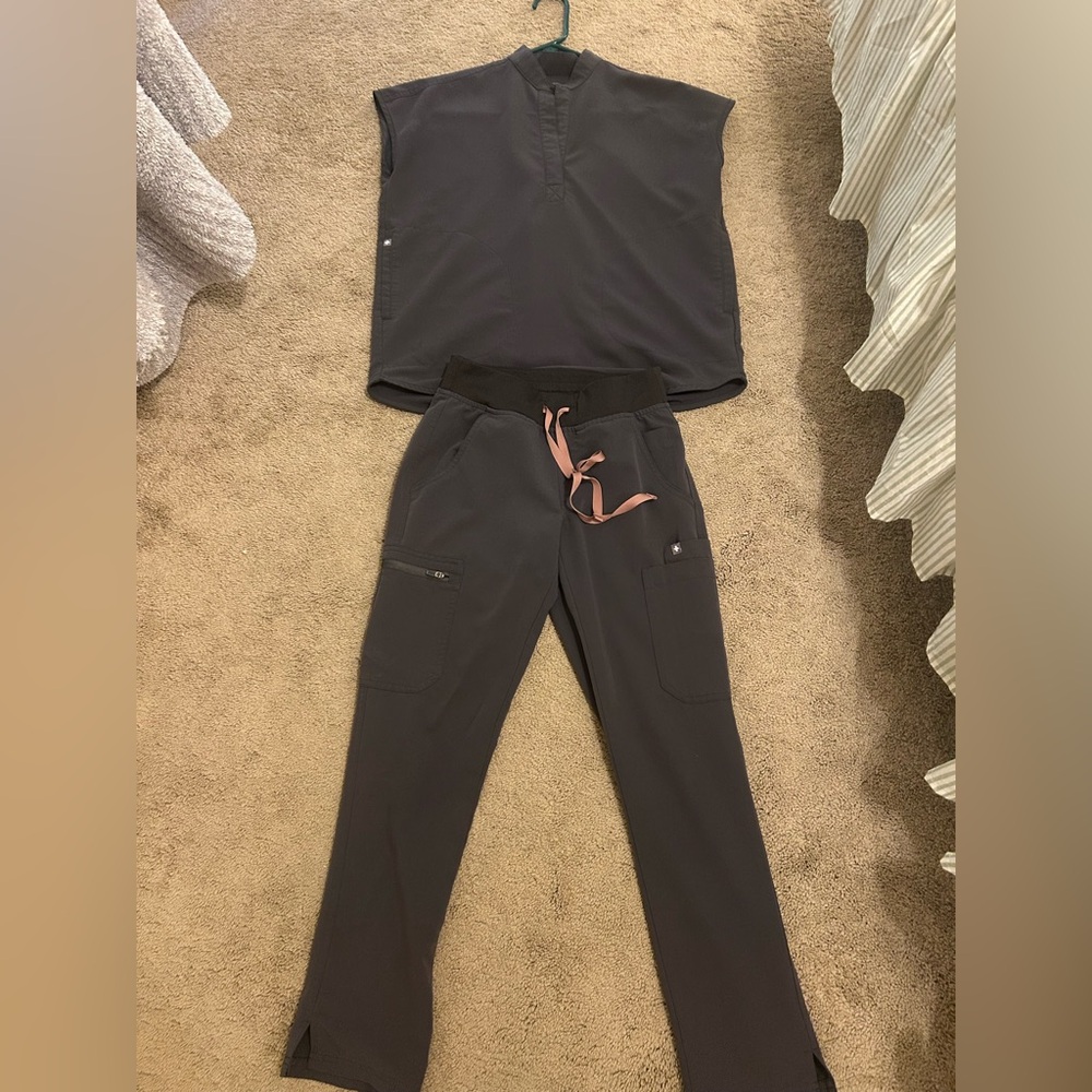 Figs Women's Charcoal Scrubs Petite Straight Leg